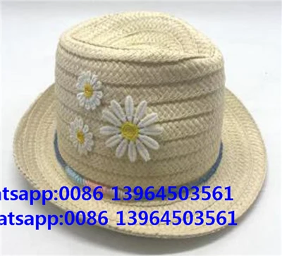 Broderie blanche fleur large papier tressé bébé fille paille