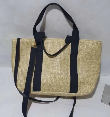 Sac à main de plage en paille beige durable