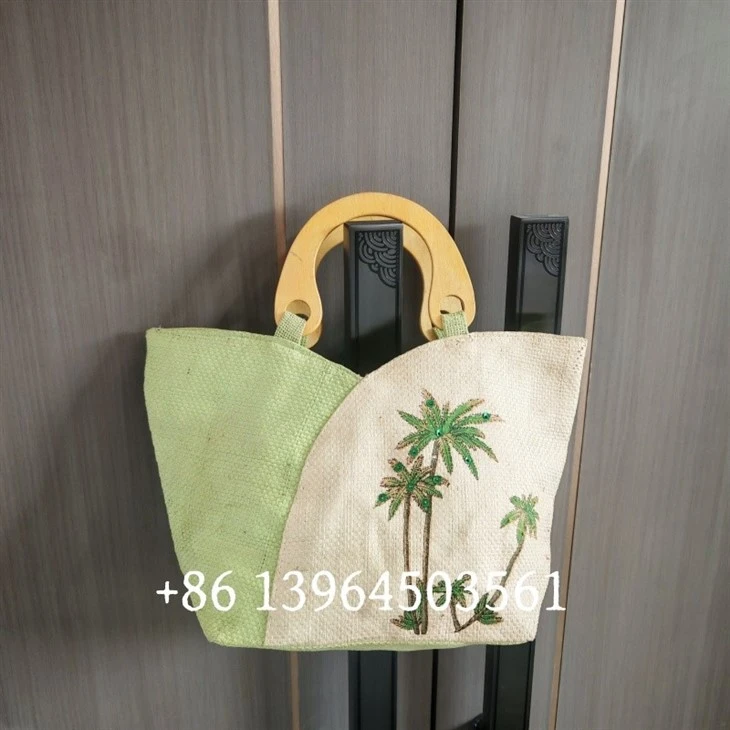 Sacs à main à la paille tissée en bambou