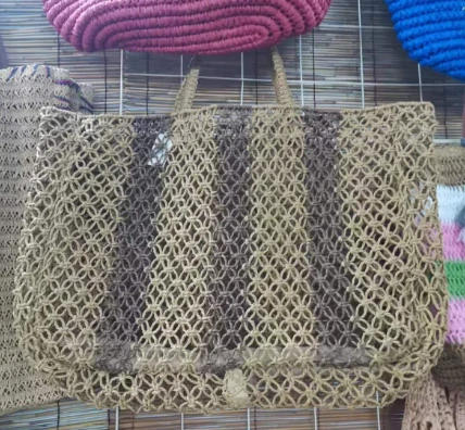 Grand sac fourre-tout creux pour femmes tissé à la main marron