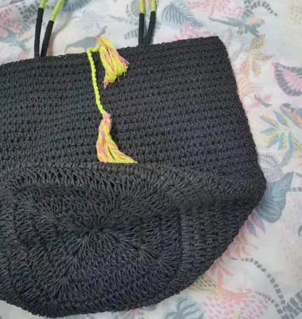 Sac de femmes de paille en papier noir noir