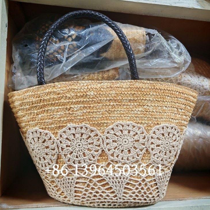Sac à main de la plage d'été des femmes de paille de blé