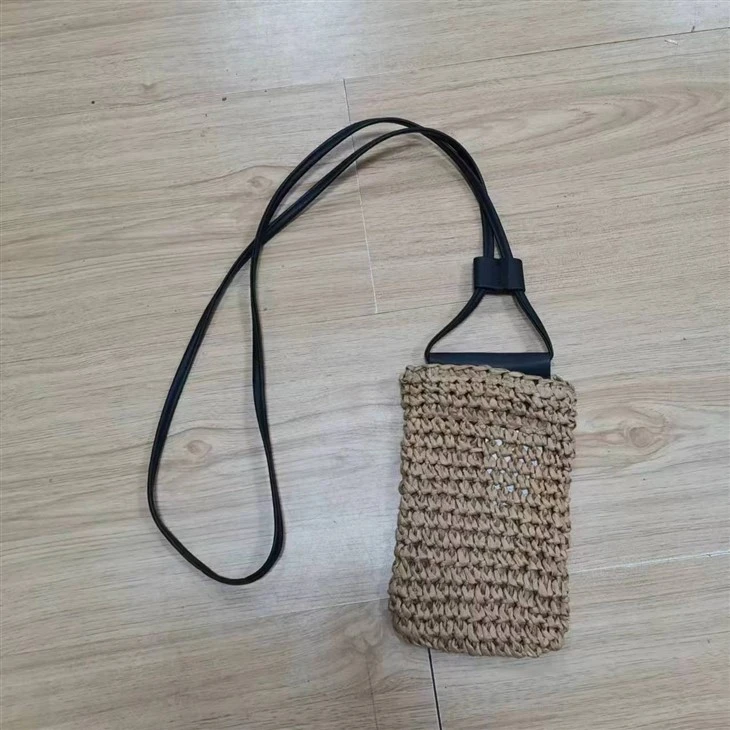 Sac de téléphone en paille pour femme de couleur marron