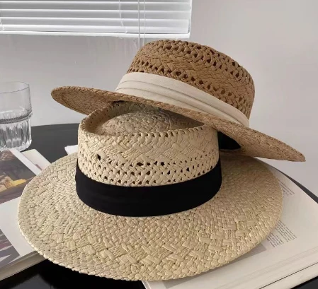 Chapeau de plage en paille à ruban noir pour femme