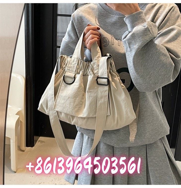 Sac à épaule en tissu en nylon beige