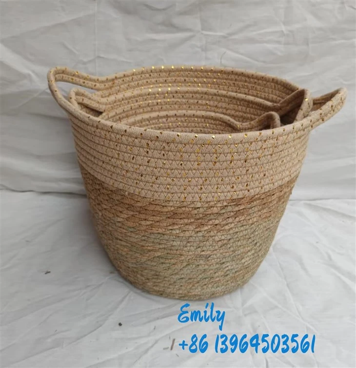 Petits paniers de stockage naturels