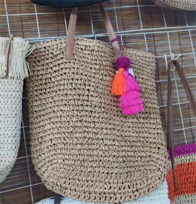 Sac femme tissé à la main avec des boules colorées