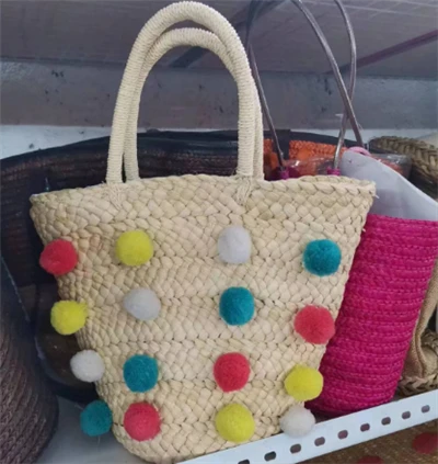 Boules colorées sac à la main