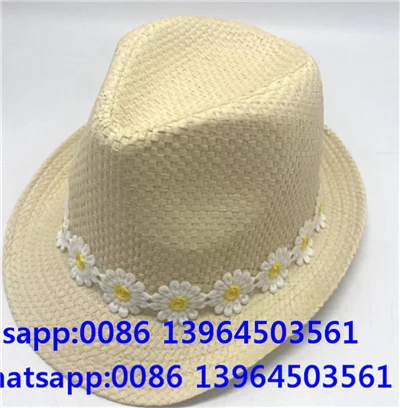 Chapeau Fedora avec petite fleur