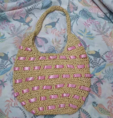 Sac d'épaule de paille au crochet en papier ruban