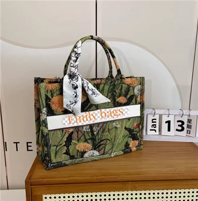 Sacs à main des femmes en toile conçue