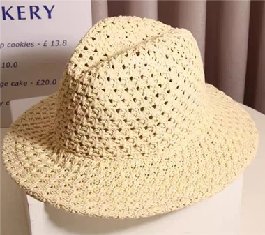 Chapeau de paille fait main pour femme avec motif de fleurs creuses