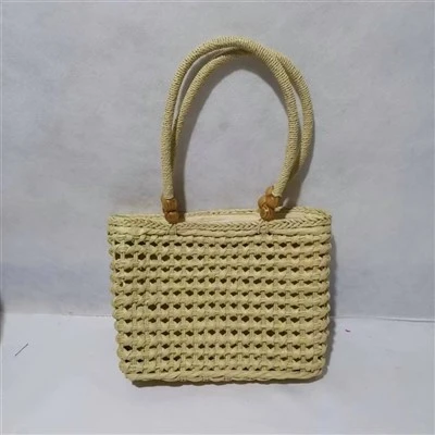 Sac pour femme en paille creuse beige fait main