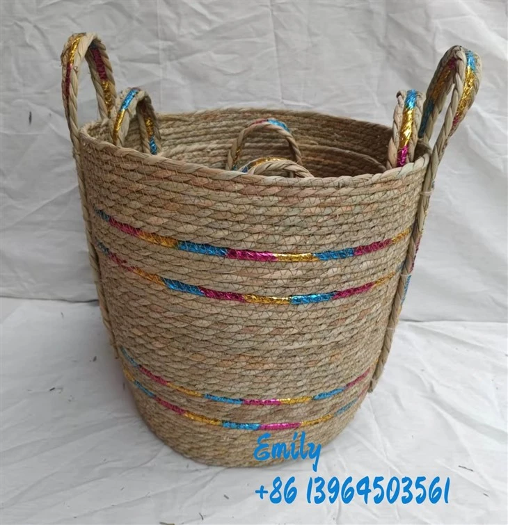 Variété de paniers d'outils d'organisation