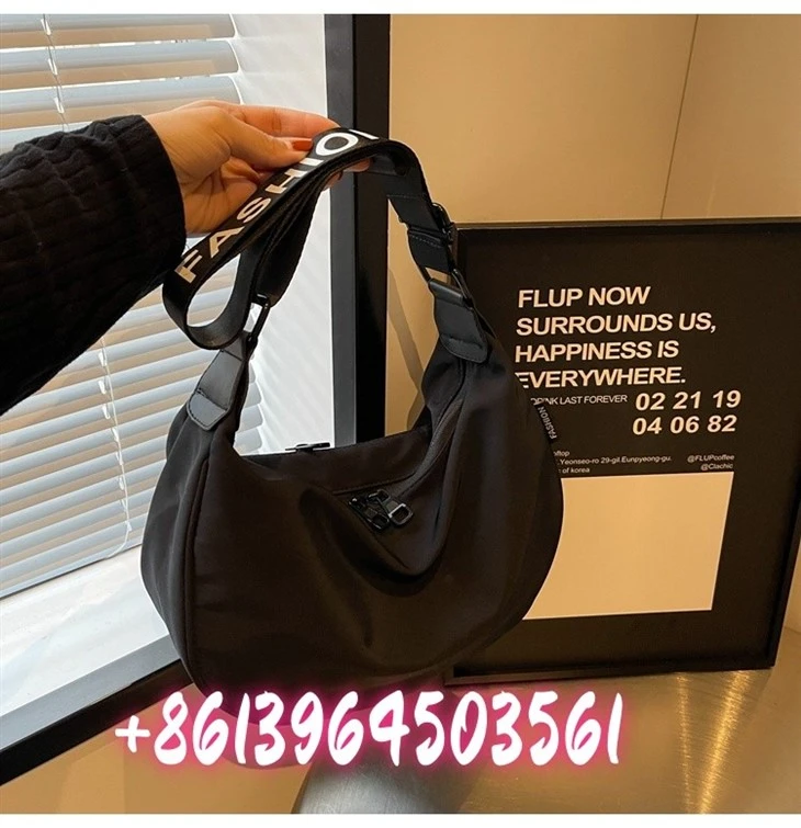 Small Small Bag de nylon pour femmes